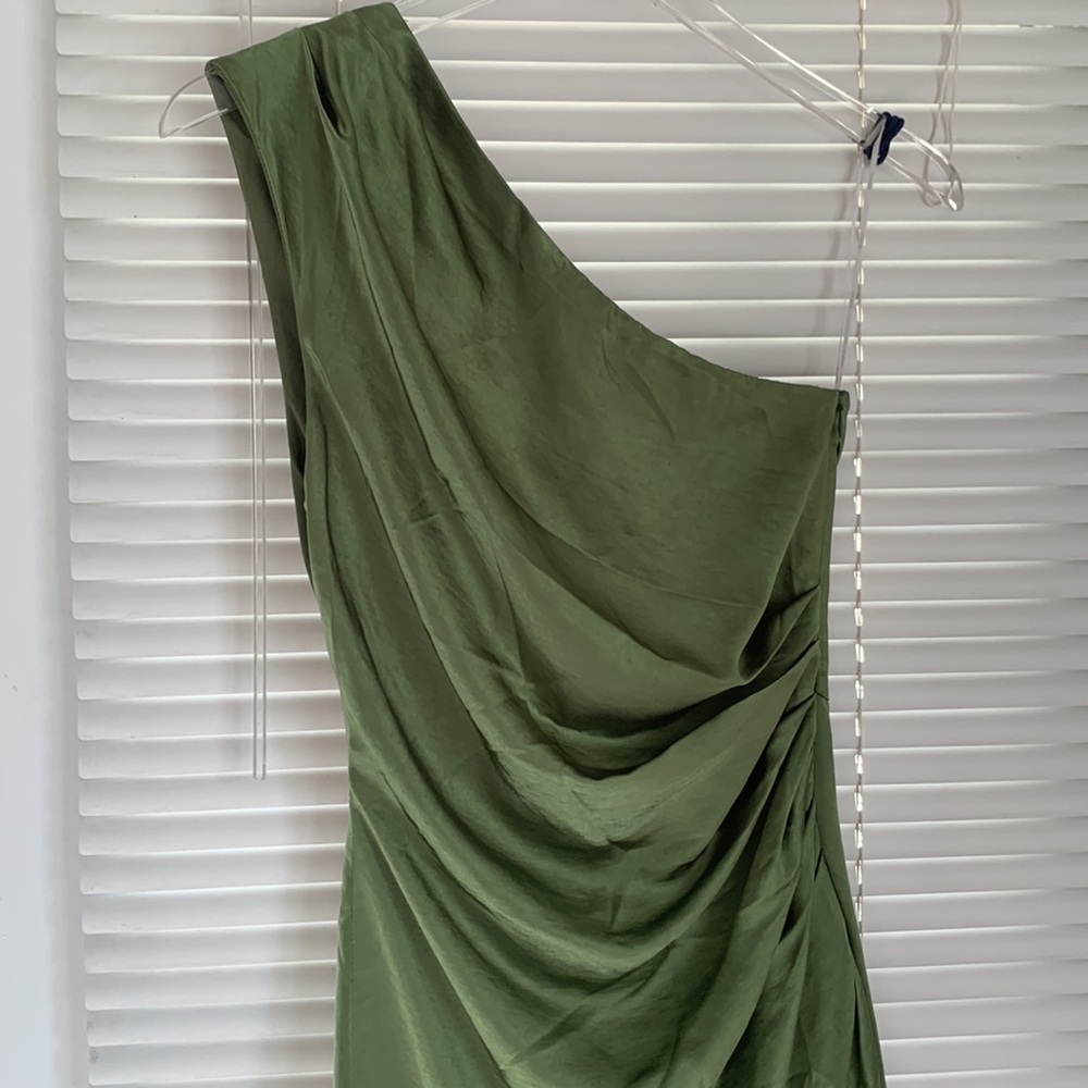 Elliatt Cassini One Shoulder Satin Dress In Fern green - Picture 11 of 16